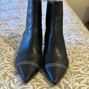 Elegant Black Leather Ankle Boots barely worn